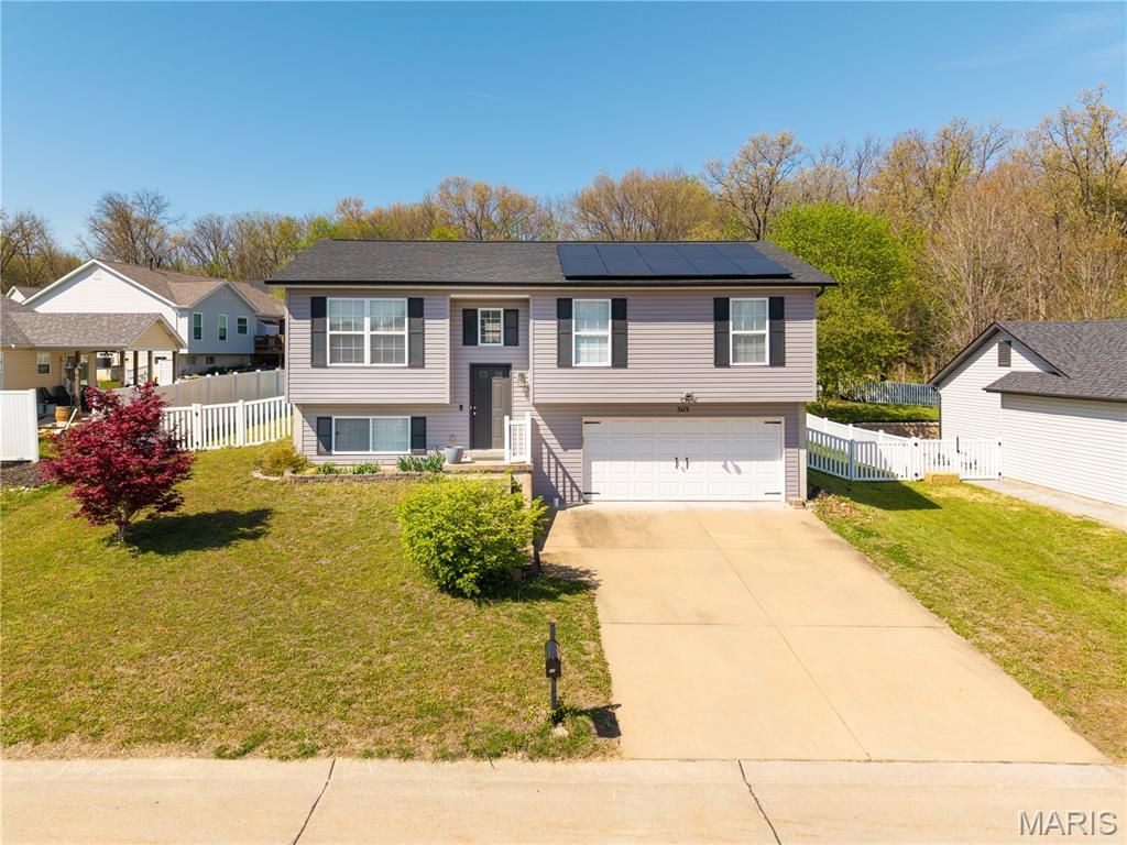 303 Silica Drive, Festus, MO 63028