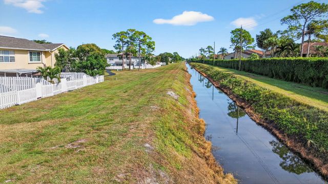212 Foxtail Drive G, Greenacres, FL 33415