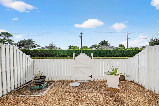 212 Foxtail Drive G, Greenacres, FL 33415