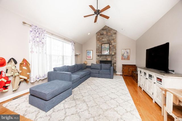 413 BARLOW DR, Coatesville, PA 19320