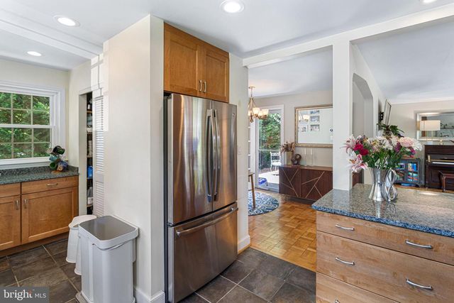 7100 WESTERN AVE, Chevy Chase, MD 20815