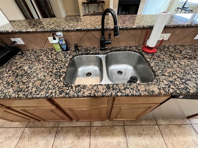 983 Private Road 1320, Centerville, TX 75833