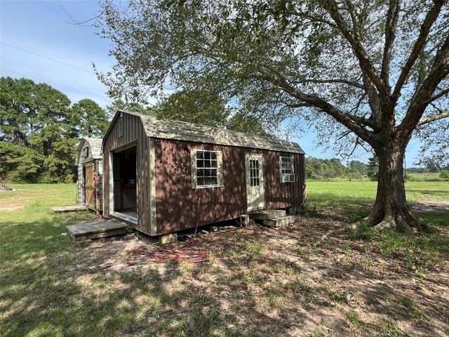 983 Private Road 1320, Centerville, TX 75833