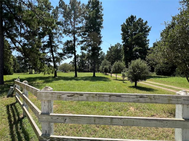 983 Private Road 1320, Centerville, TX 75833