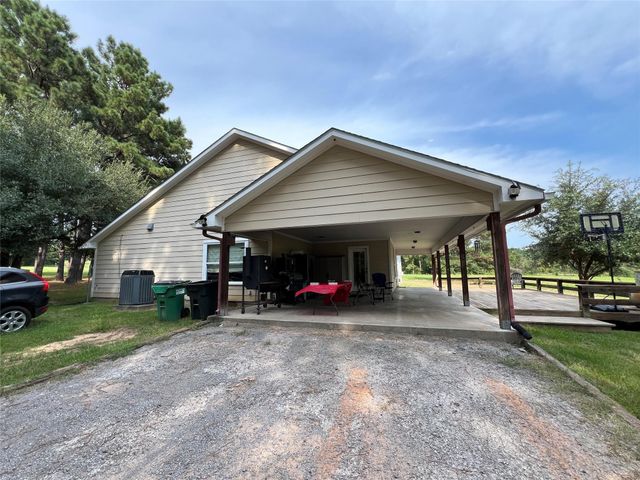 983 Private Road 1320, Centerville, TX 75833