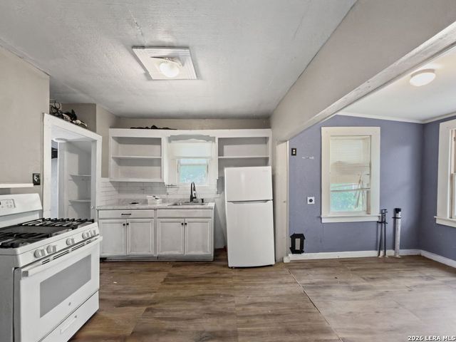 2407 San Fernando, San Antonio, TX 78207