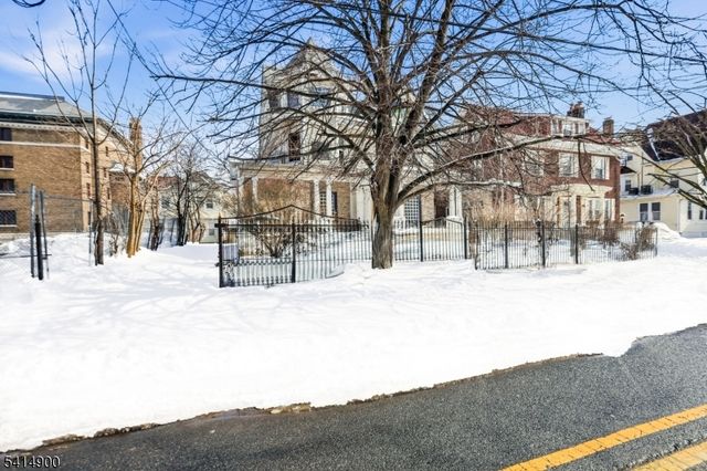 16 Ingraham Pl, Newark City, NJ 07108