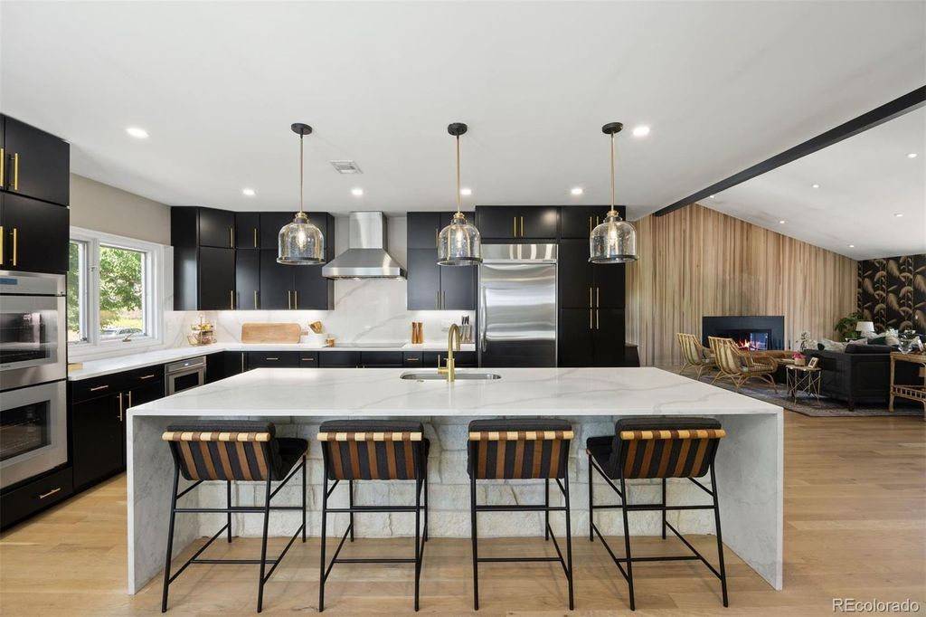Image 8 of property listing at 5700 S Ivy Street, Greenwood Village, CO 80111