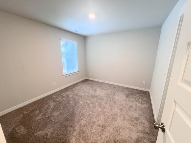 5035 Percival Dr, Gallatin, TN 37066