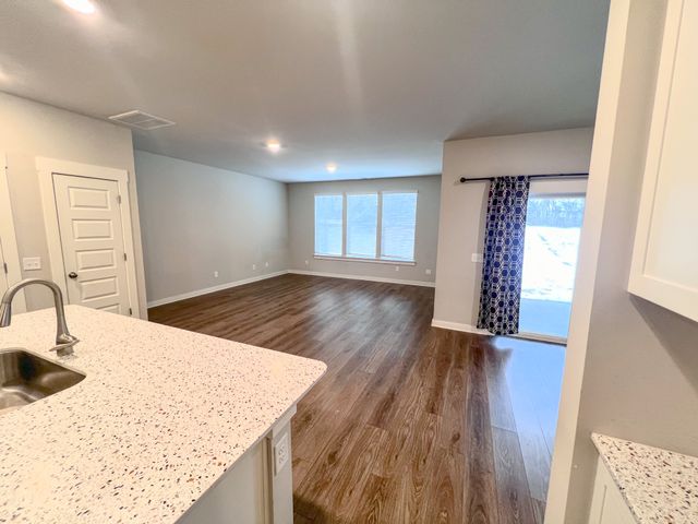 5035 Percival Dr, Gallatin, TN 37066