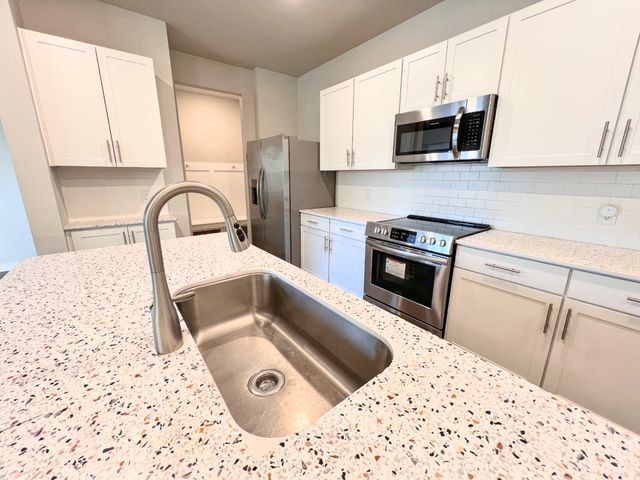 5035 Percival Dr, Gallatin, TN 37066