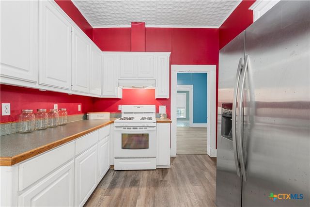 308 S Reagan Street, West, TX 76691
