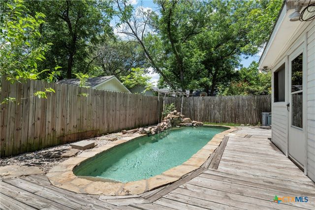 308 S Reagan Street, West, TX 76691