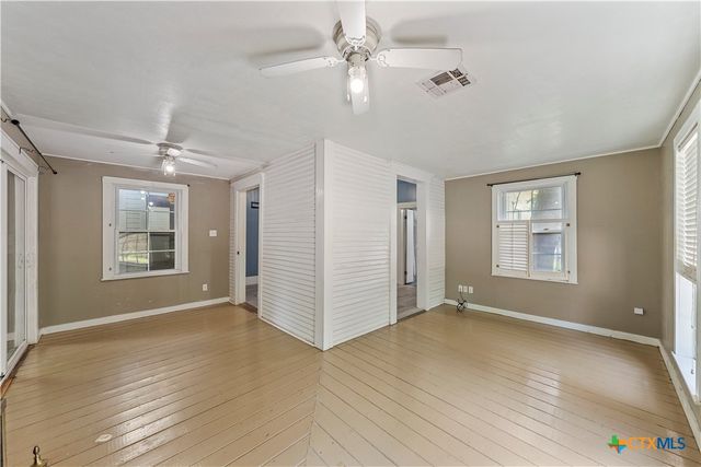 308 S Reagan Street, West, TX 76691