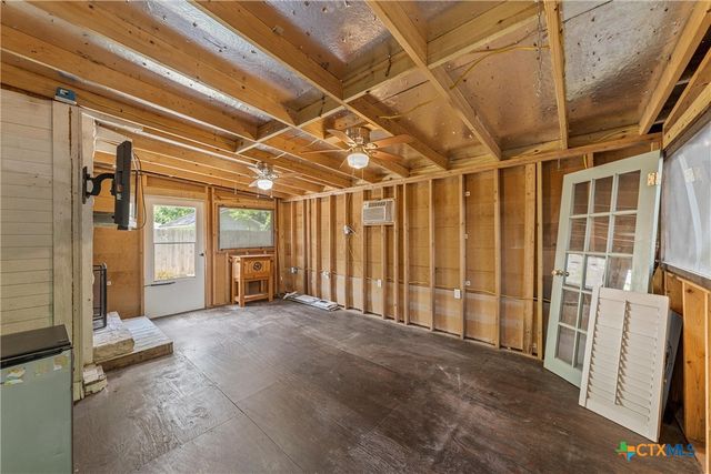 308 S Reagan Street, West, TX 76691