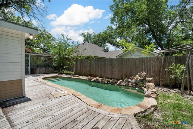 308 S Reagan Street, West, TX 76691