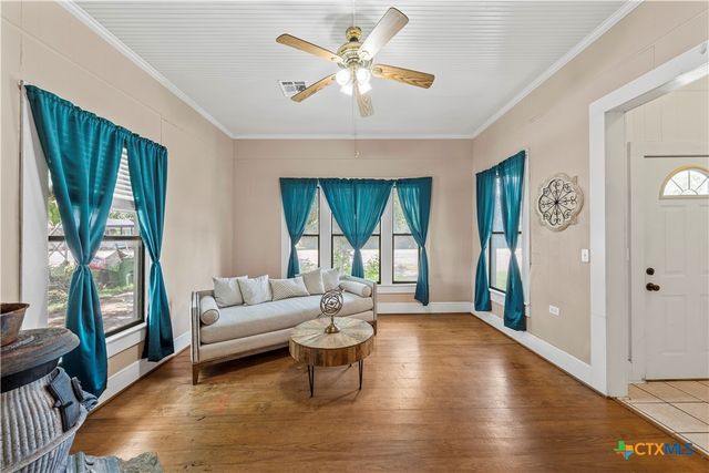 308 S Reagan Street, West, TX 76691
