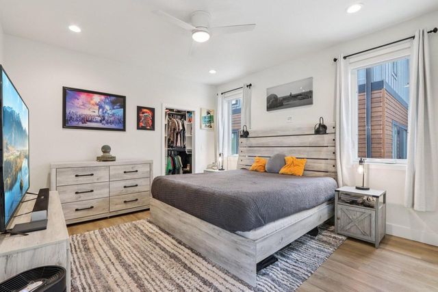 4238 E Lake Vista BOULEVARD, Oak Creek, WI 53154