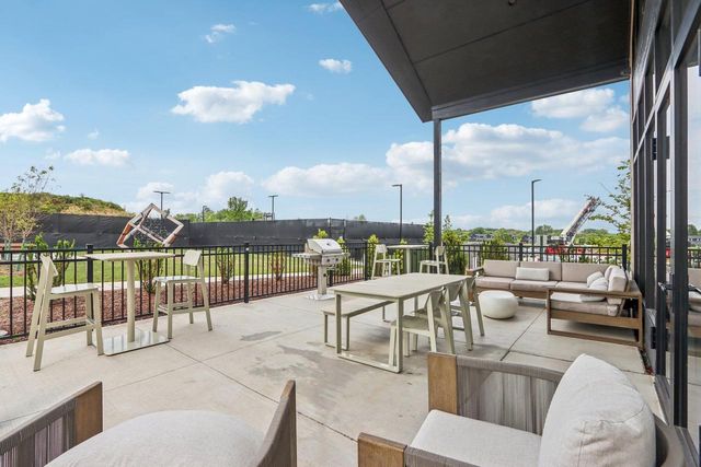 4238 E Lake Vista BOULEVARD, Oak Creek, WI 53154