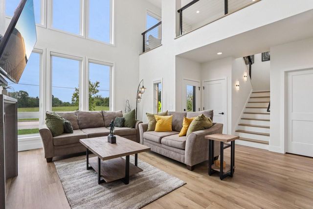 4238 E Lake Vista BOULEVARD, Oak Creek, WI 53154