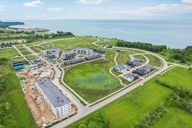 4238 E Lake Vista BOULEVARD, Oak Creek, WI 53154