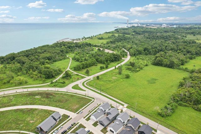 4238 E Lake Vista BOULEVARD, Oak Creek, WI 53154