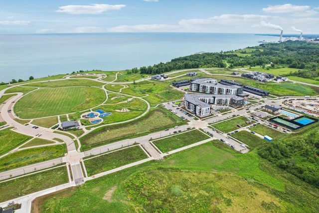 4238 E Lake Vista BOULEVARD, Oak Creek, WI 53154