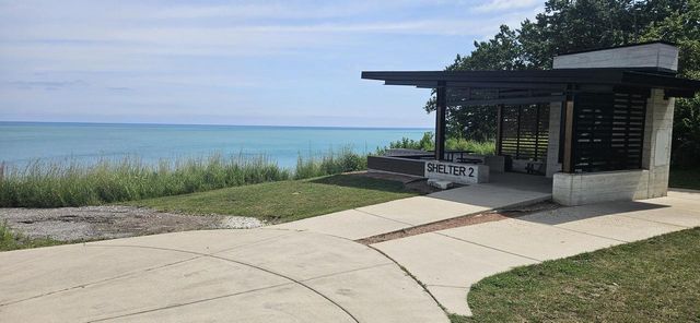 4238 E Lake Vista BOULEVARD, Oak Creek, WI 53154