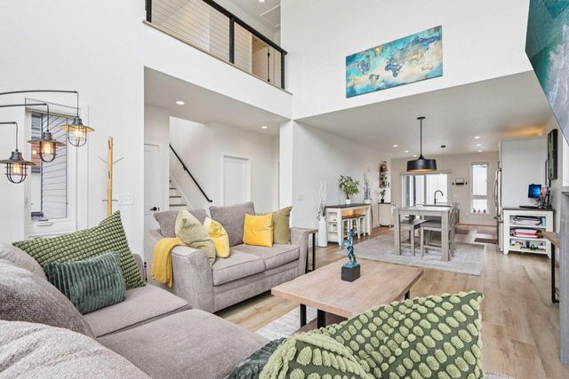 4238 E Lake Vista BOULEVARD, Oak Creek, WI 53154