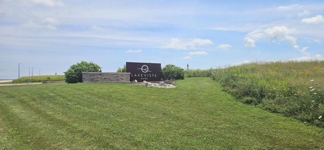 4238 E Lake Vista BOULEVARD, Oak Creek, WI 53154