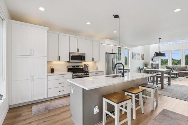 4238 E Lake Vista BOULEVARD, Oak Creek, WI 53154