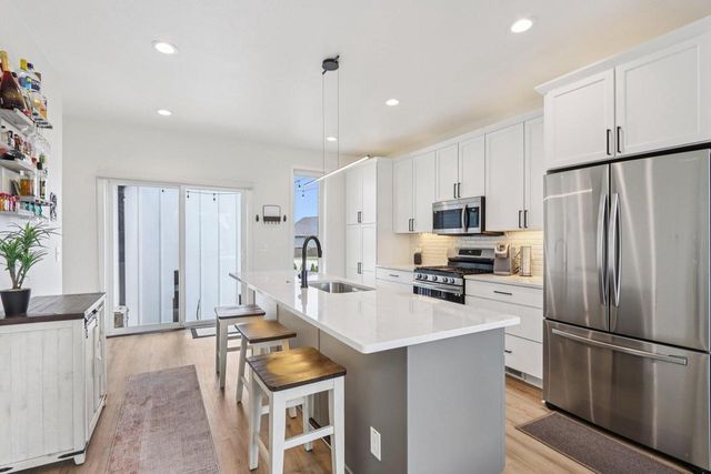 4238 E Lake Vista BOULEVARD, Oak Creek, WI 53154