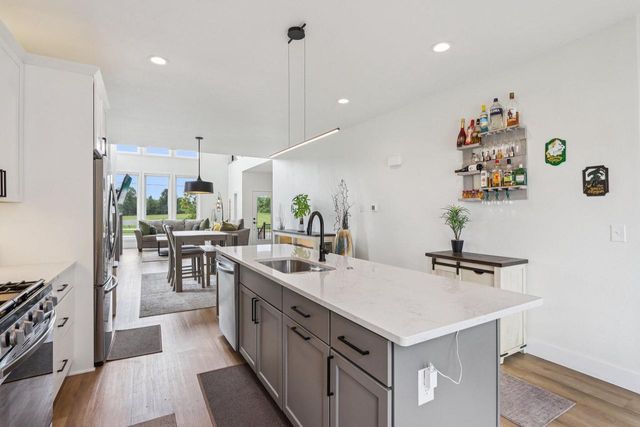 4238 E Lake Vista BOULEVARD, Oak Creek, WI 53154