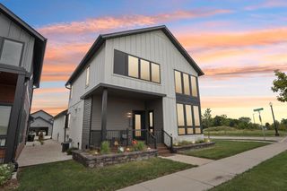 4238 E Lake Vista BOULEVARD, Oak Creek, WI 53154