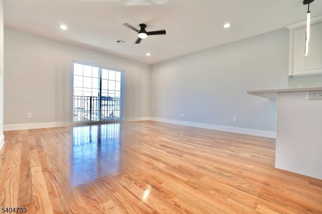 236 Keer Ave, Newark City, NJ 07112