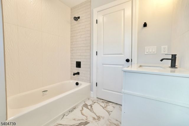 236 Keer Ave, Newark City, NJ 07112