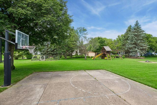4215 Juneau Lane N, Plymouth, MN 55446