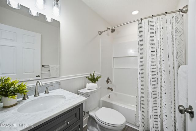88 W 5TH Street, Atlantic Beach, FL 32233