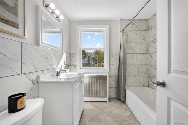 59 Broadfield Road, Hempstead, NY 11550