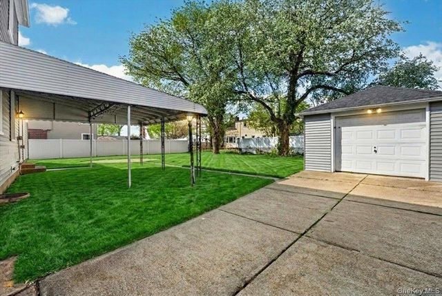 59 Broadfield Road, Hempstead, NY 11550