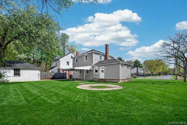 59 Broadfield Road, Hempstead, NY 11550