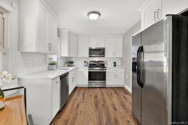 59 Broadfield Road, Hempstead, NY 11550