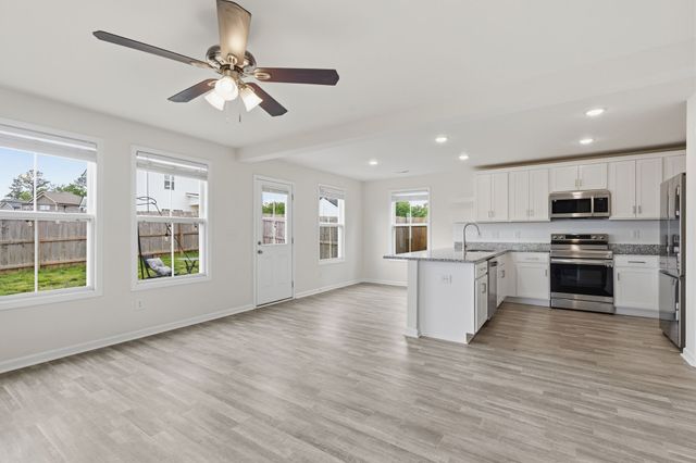128 Quarry Ridge Rd, Clarksville, TN 37043