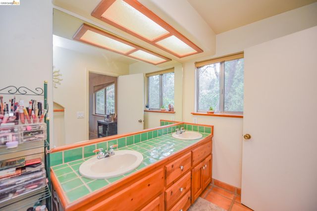 24132 Awahanee Rd, Sonora, CA 95370