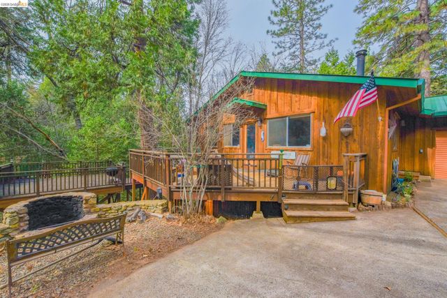 24132 Awahanee Rd, Sonora, CA 95370