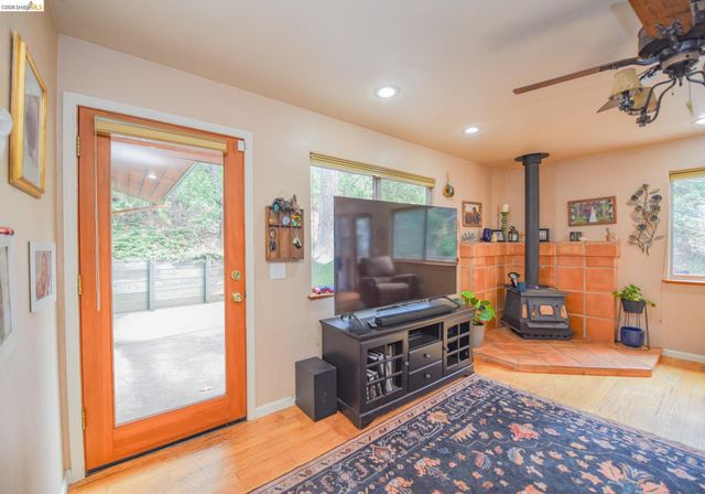 24132 Awahanee Rd, Sonora, CA 95370