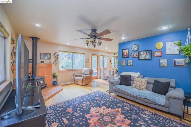 24132 Awahanee Rd, Sonora, CA 95370