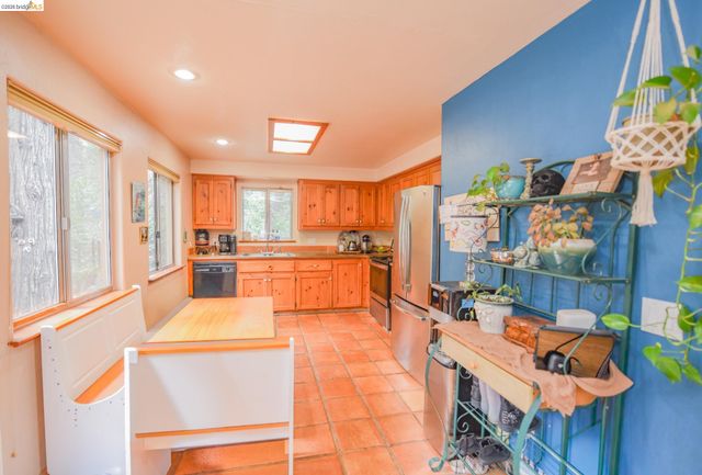 24132 Awahanee Rd, Sonora, CA 95370