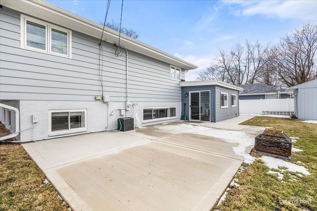 764 Scott Drive, Elgin, IL 60123