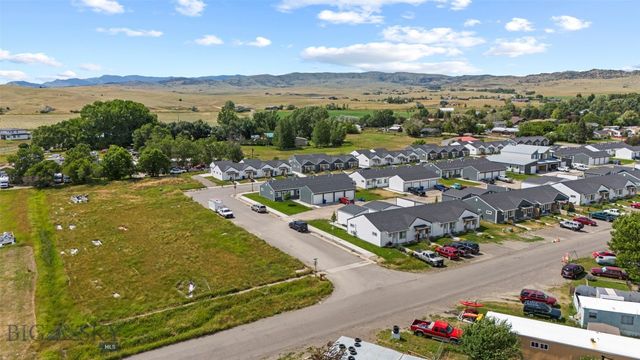 402 Brookline Street B, Livingston, MT 59047